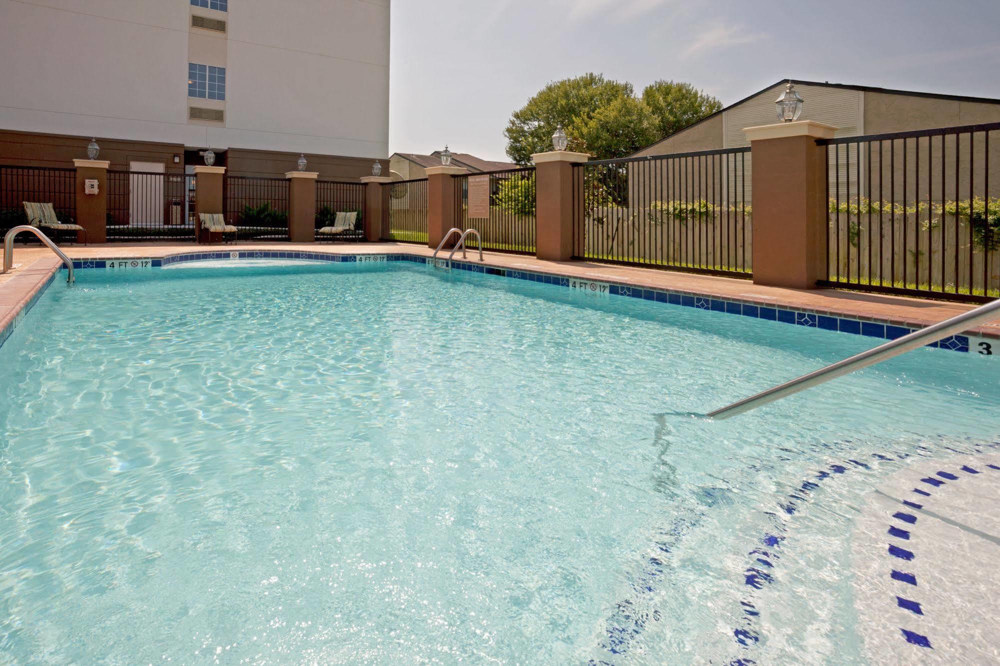 Candlewood Victoria By Ihg Einrichtungen foto